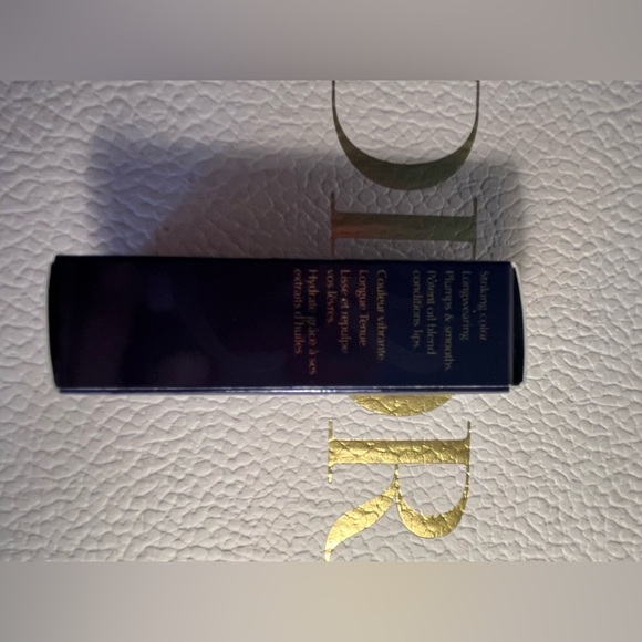 Estee Lauder Red Lipstick with Gold Case brand new 💋 - Picture 5 of 5